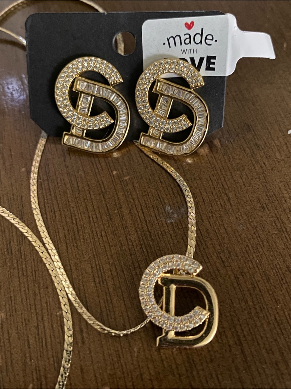 Pretty Set CD Gold color & Crystal Interlocking CD Earrings - Gold color.